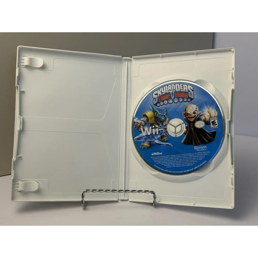 Wii Game: SKYLANDERS TRAP TEAM !! Case and Disc